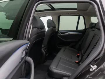 BMW X3 xD30i  DAB Kamera HiFi AHK Panorama Laser 19
