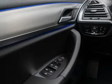 BMW X3 xD30i  DAB Kamera HiFi AHK Panorama Laser 19