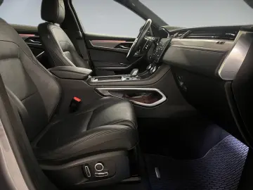 JAGUAR P 250 AWD SE