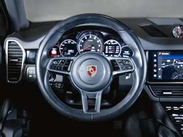 PORSCHE Cayenne Platinum Edition InnoDrive