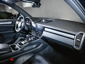 PORSCHE Cayenne Platinum Edition InnoDrive