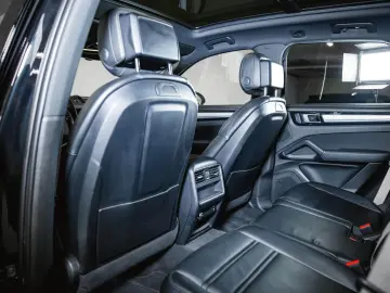 PORSCHE Cayenne Platinum Edition InnoDrive