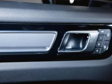 PORSCHE Cayenne Platinum Edition InnoDrive