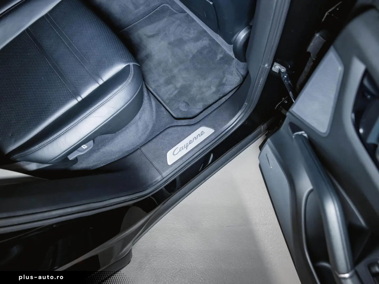 PORSCHE Cayenne Platinum Edition InnoDrive