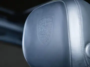 PORSCHE Cayenne Platinum Edition InnoDrive