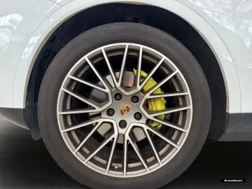 PORSCHE Cayenne E-Hybrid