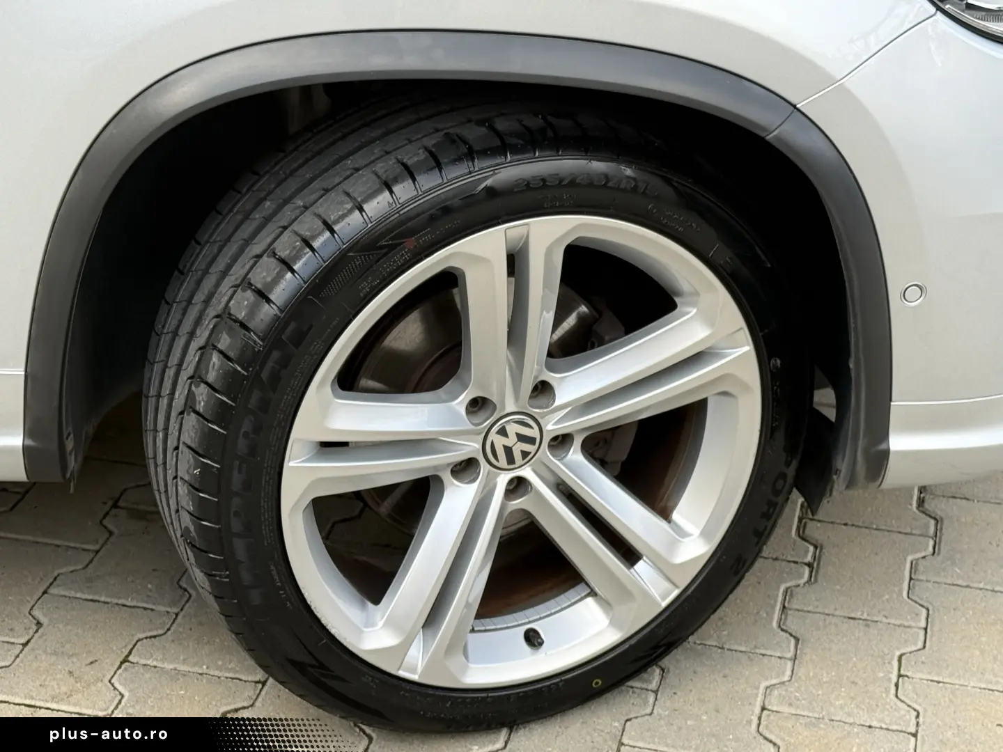 Volkswagen Tiguan R-LINE - 2.0tdi   177cp   DSG   4Motion