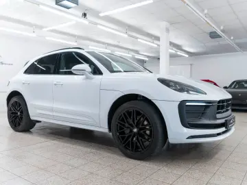 PORSCHE Macan 2.0L