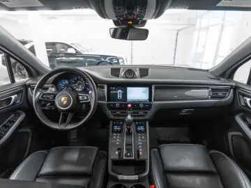 PORSCHE Macan 2.0L