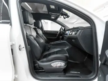 PORSCHE Macan 2.0L