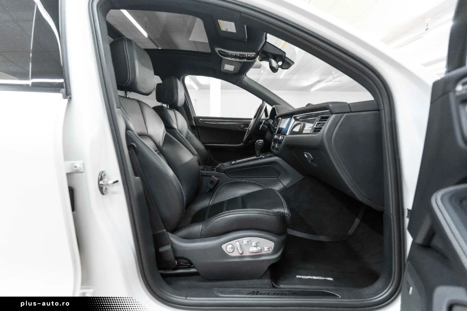 PORSCHE Macan 2.0L