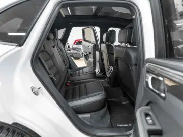 PORSCHE Macan 2.0L