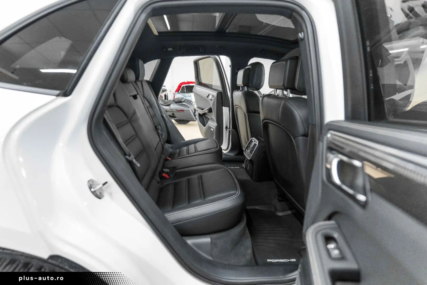 PORSCHE Macan 2.0L