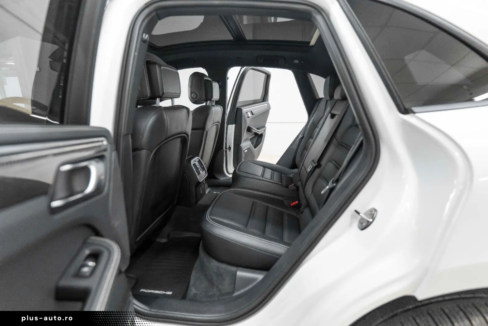 PORSCHE Macan 2.0L