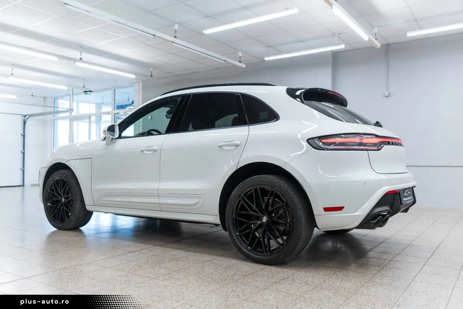 PORSCHE Macan 2.0L