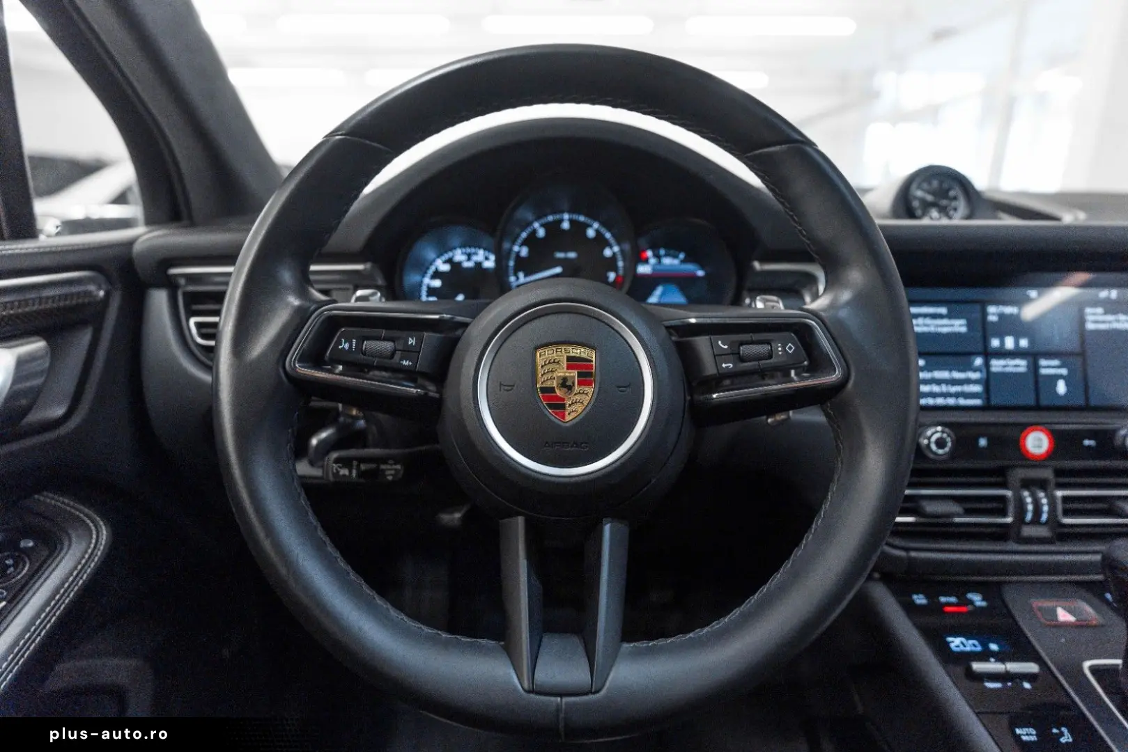 PORSCHE Macan 2.0L