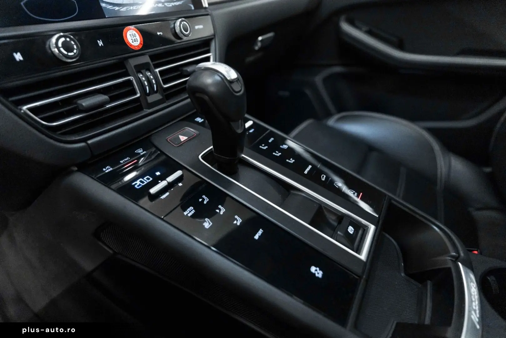 PORSCHE Macan 2.0L