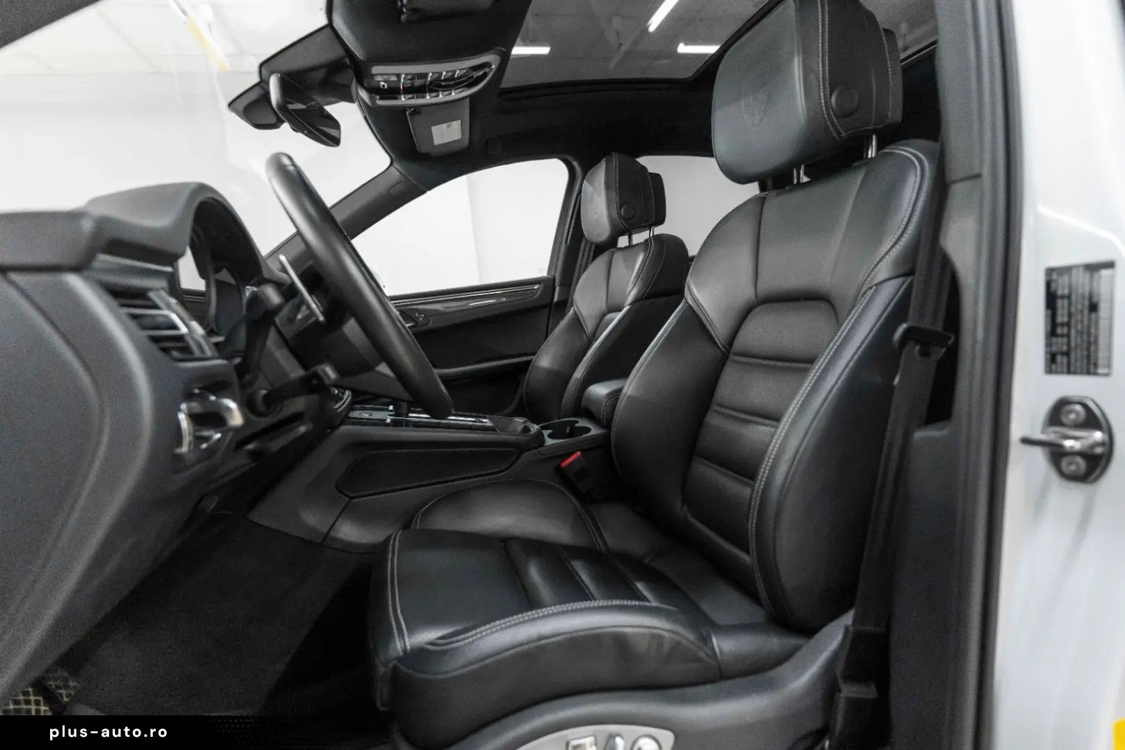 PORSCHE Macan 2.0L