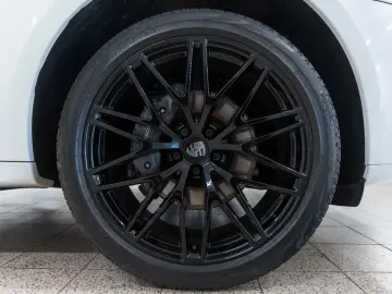 PORSCHE Macan 2.0L