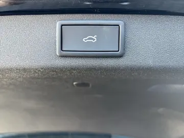 SKODA Enyaq 85 LOFT WÄRMEPUMPE AHK CAM ACC LM20 NAVI