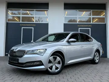 SKODA Superb 2.0 TDi Lim. DSG