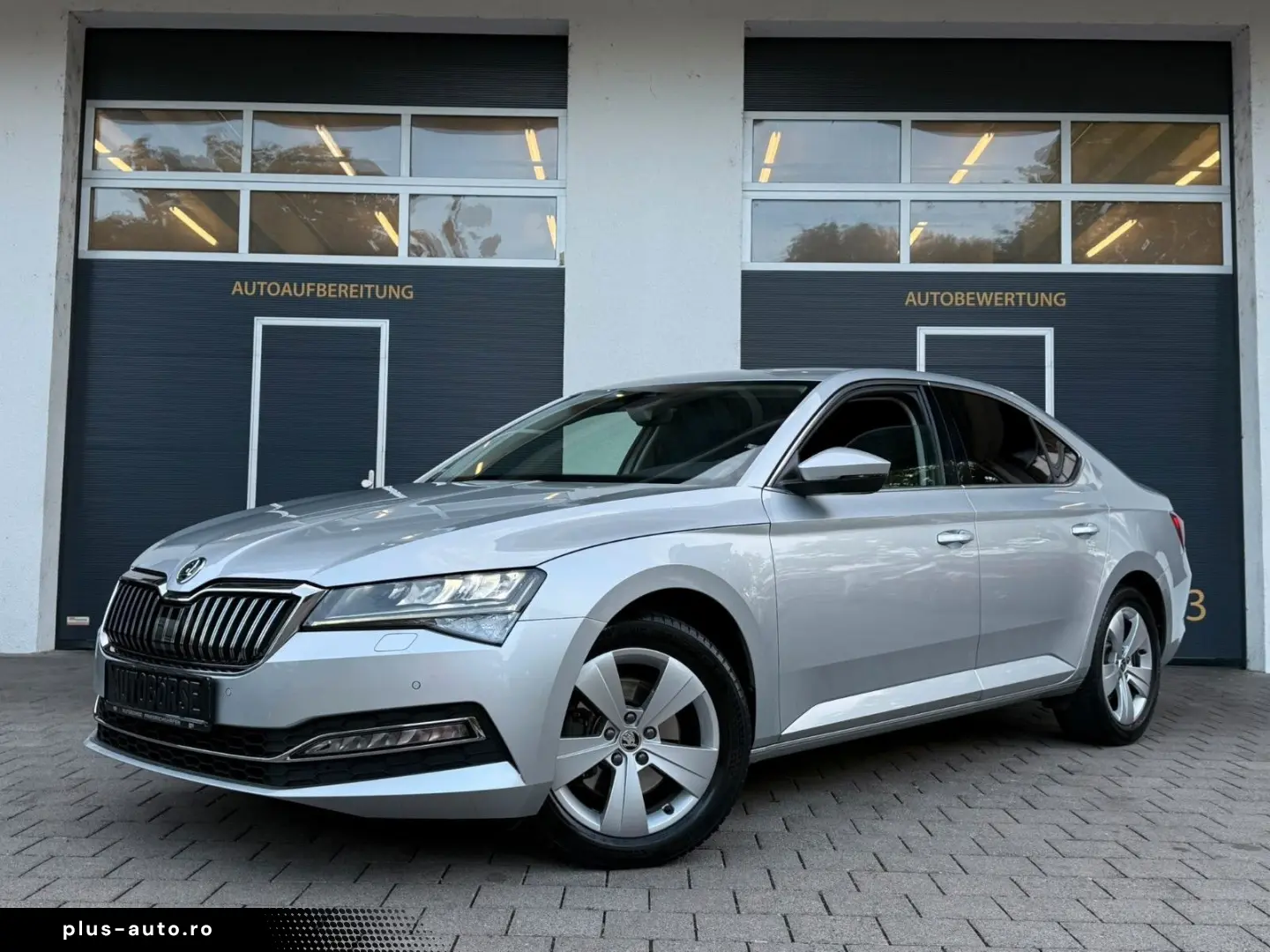 SKODA Superb 2.0 TDi Lim. DSG