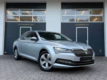 SKODA Superb 2.0 TDi Lim. DSG