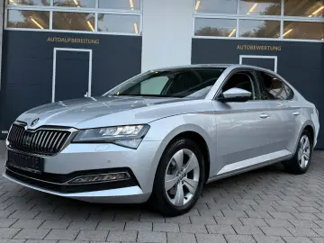 SKODA Superb 2.0 TDi Lim. DSG