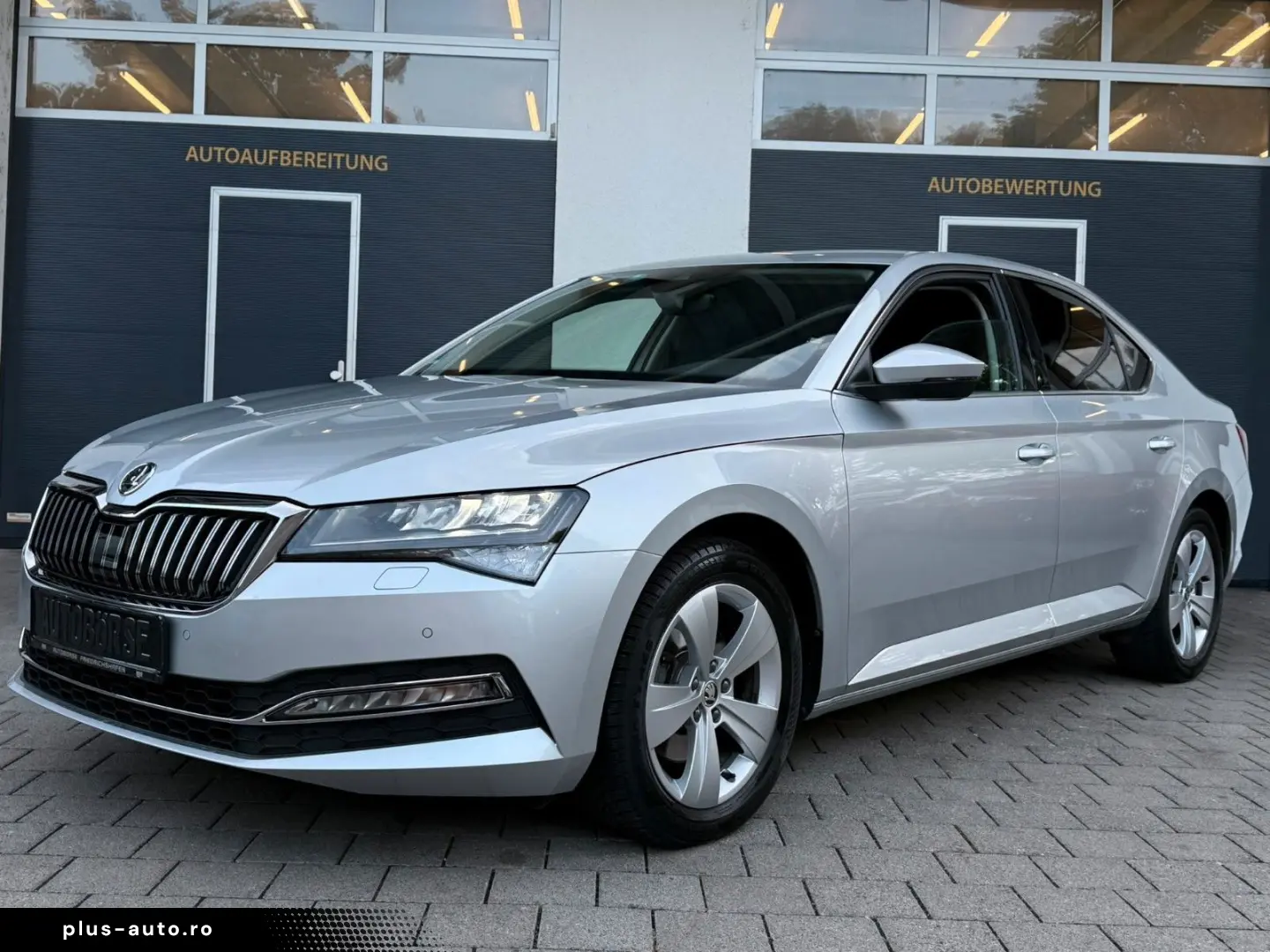 SKODA Superb 2.0 TDi Lim. DSG