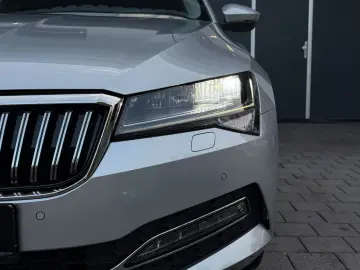 SKODA Superb 2.0 TDi Lim. DSG