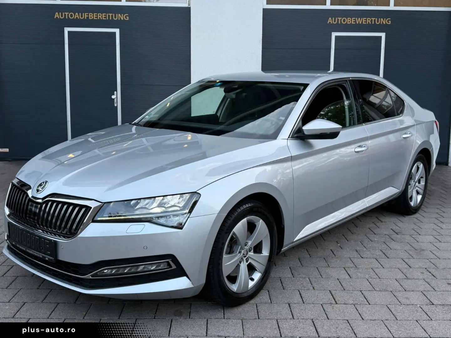 SKODA Superb 2.0 TDi Lim. DSG