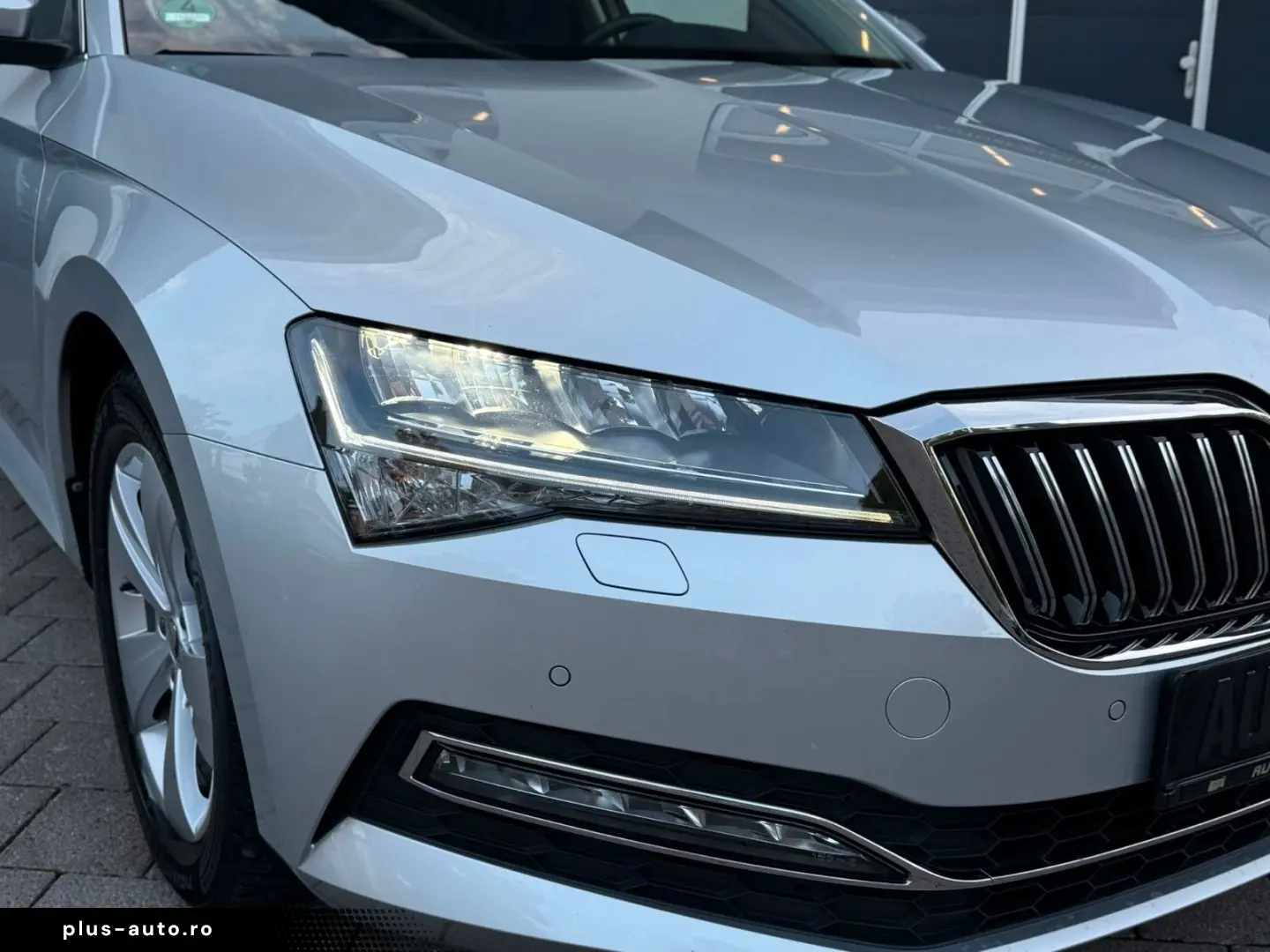SKODA Superb 2.0 TDi Lim. DSG