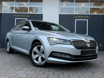 SKODA Superb 2.0 TDi Lim. DSG