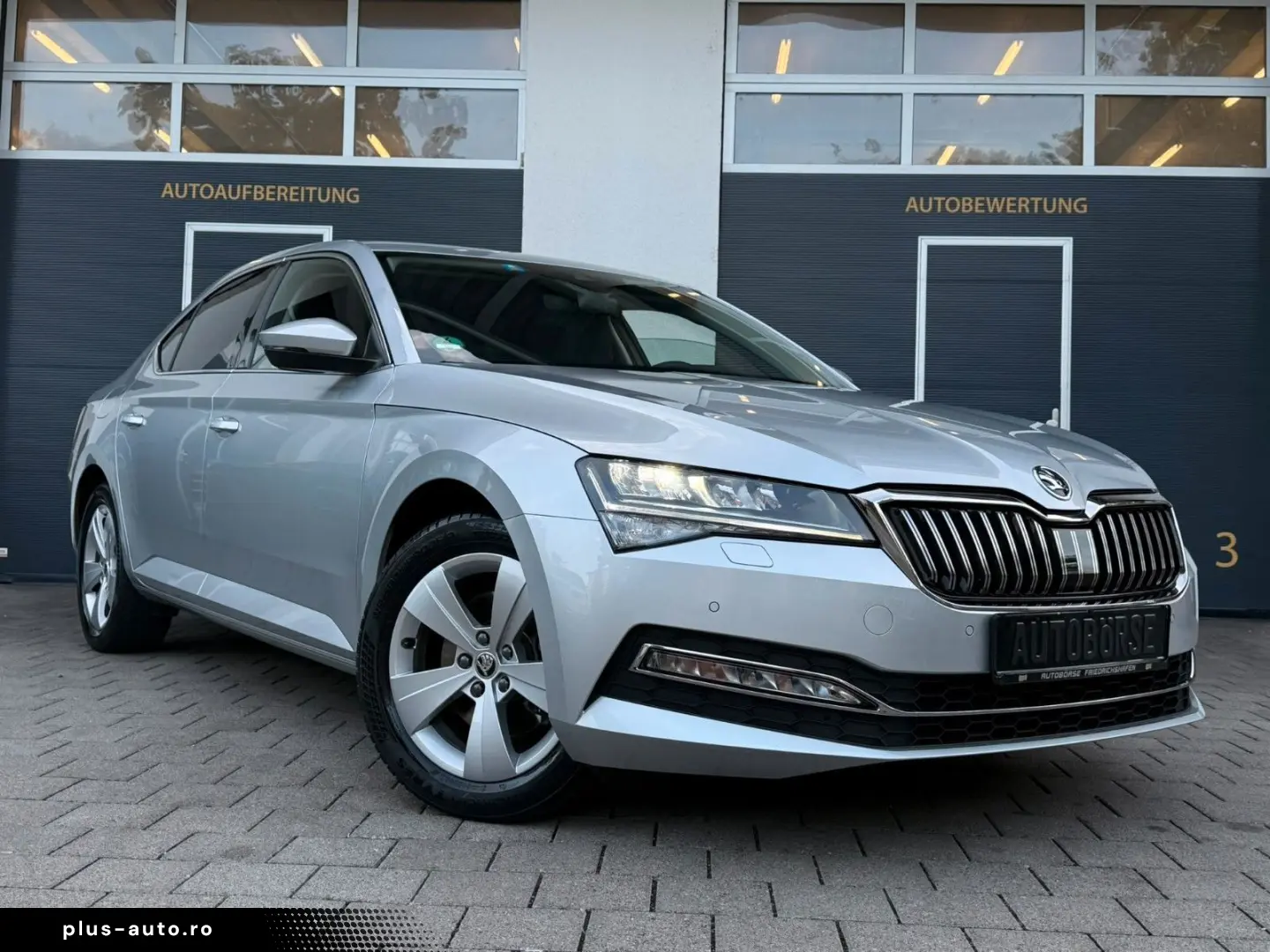 SKODA Superb 2.0 TDi Lim. DSG