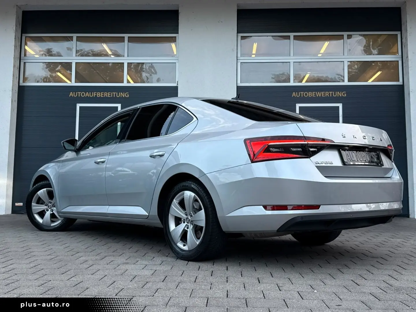 SKODA Superb 2.0 TDi Lim. DSG
