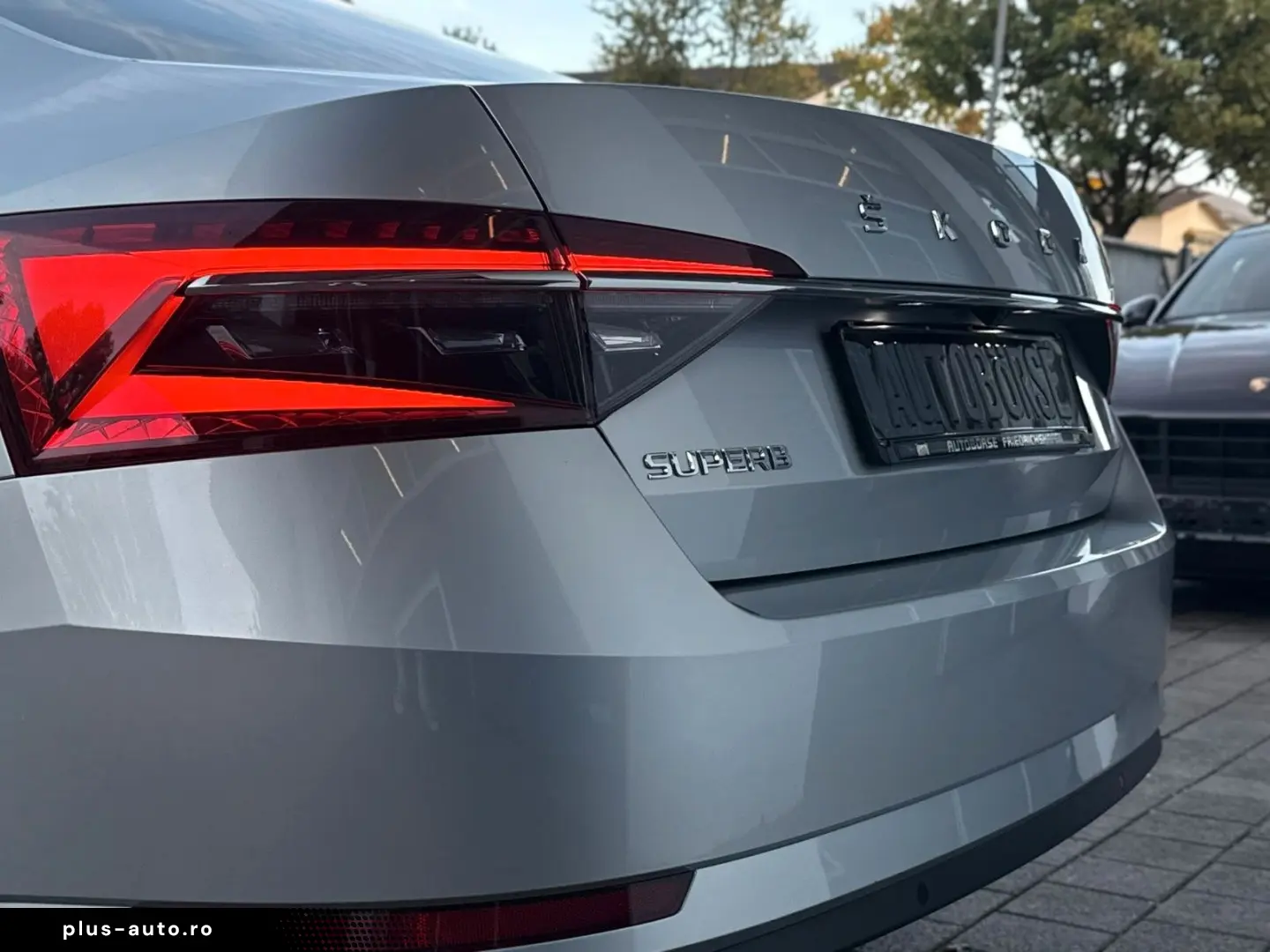 SKODA Superb 2.0 TDi Lim. DSG