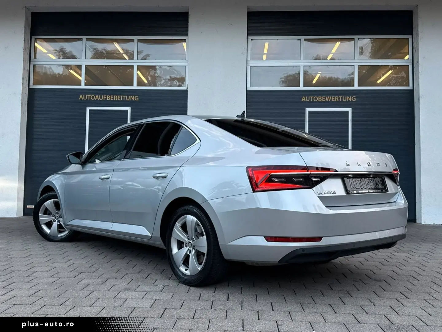 SKODA Superb 2.0 TDi Lim. DSG