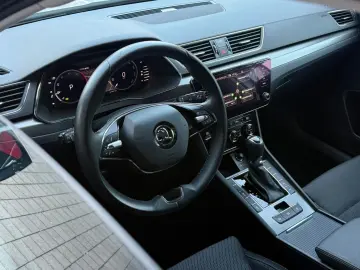 SKODA Superb 2.0 TDi Lim. DSG