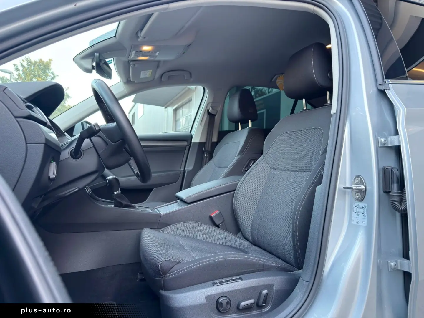 SKODA Superb 2.0 TDi Lim. DSG