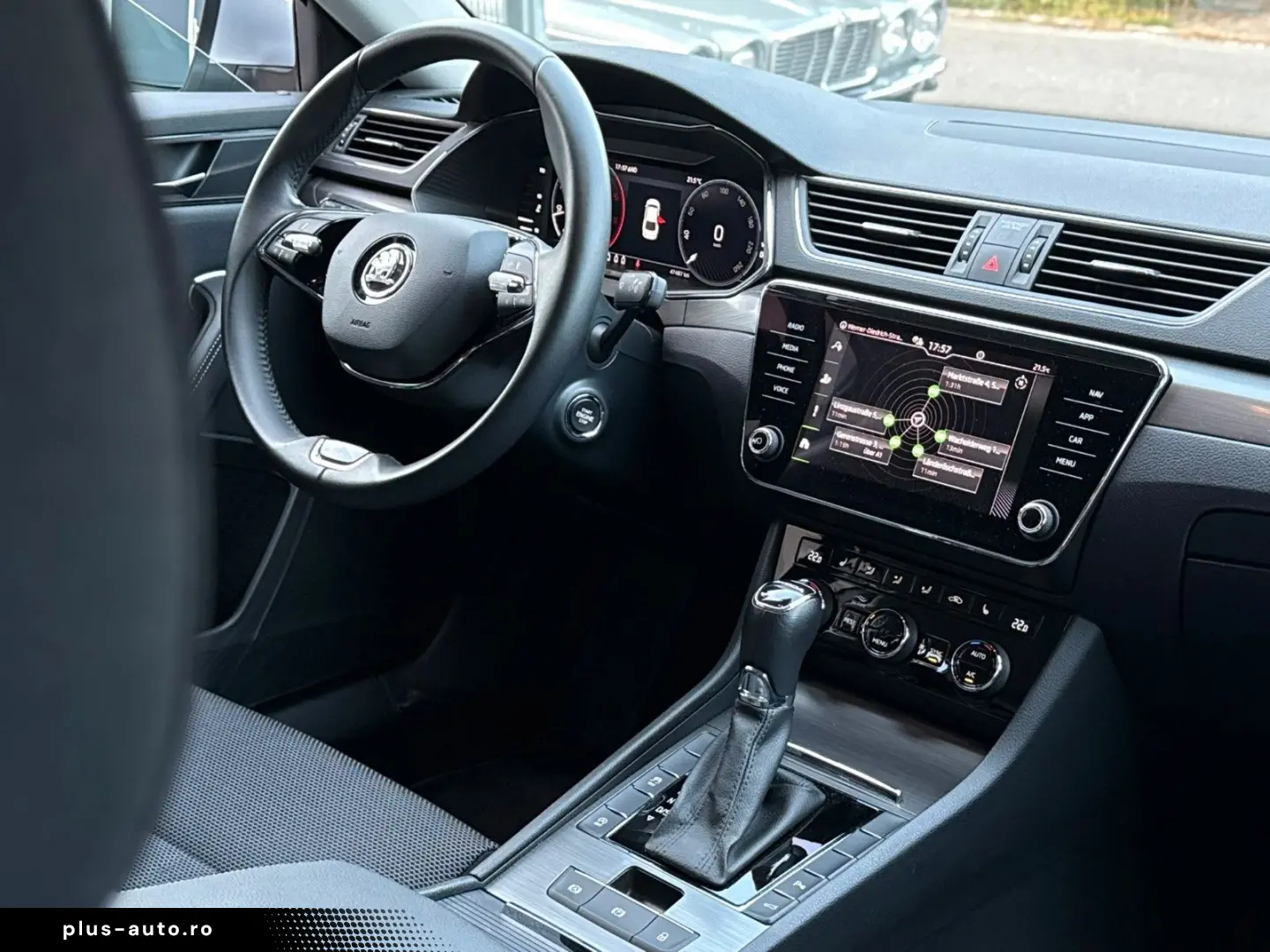 SKODA Superb 2.0 TDi Lim. DSG