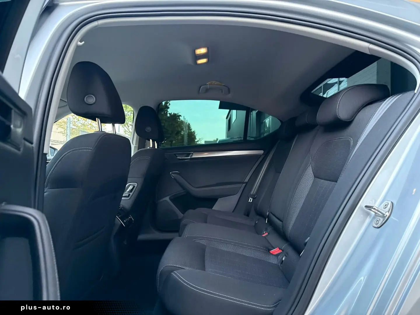 SKODA Superb 2.0 TDi Lim. DSG