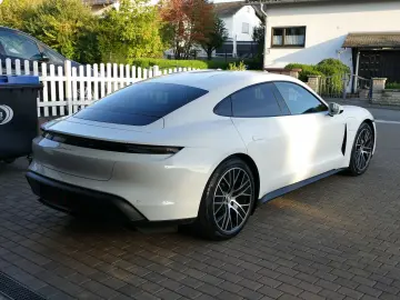 PORSCHE Taycan 4S Performance Plus   ACC Wärmepumpe 20