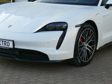PORSCHE Taycan 4S Performance Plus   ACC Wärmepumpe 20