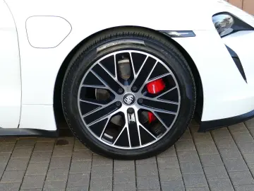 PORSCHE Taycan 4S Performance Plus   ACC Wärmepumpe 20