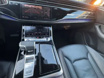 AUDI Q7 55 TFSI quattro 7-Sitzer