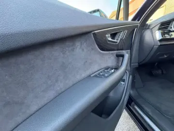 AUDI Q7 55 TFSI quattro 7-Sitzer