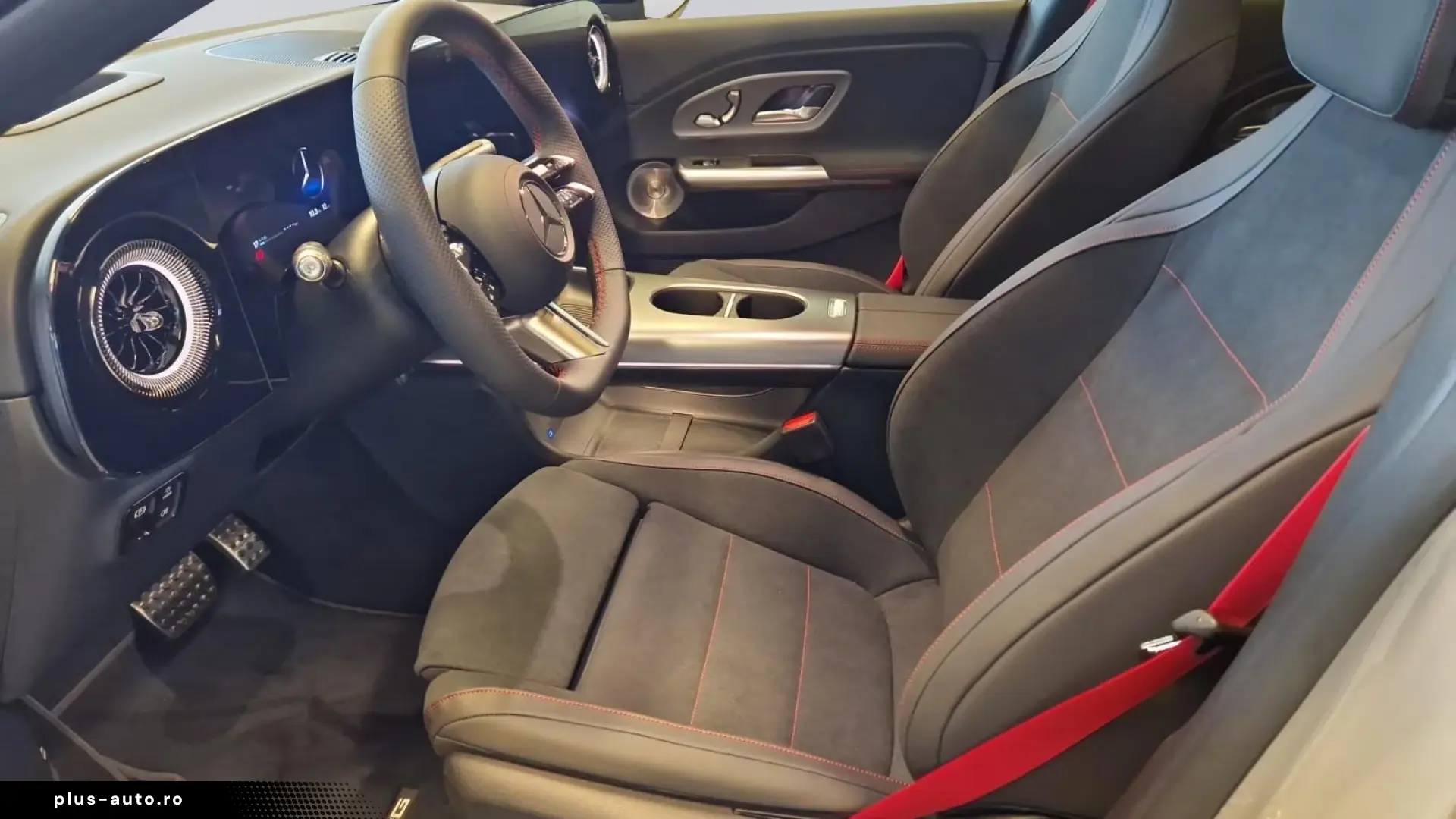 Mercedes-Benz CLA 200 4M AMG BURMESTER HUD PANO