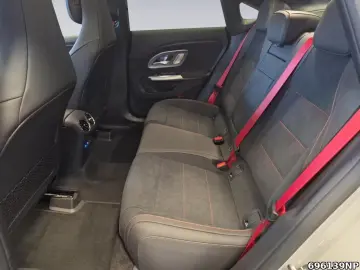 Mercedes-Benz CLA 200 4M AMG BURMESTER HUD PANO
