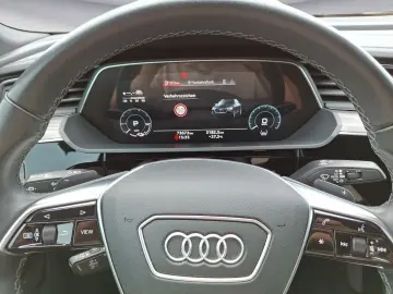 AUDI Q8 Sportback S line 50 e-tron