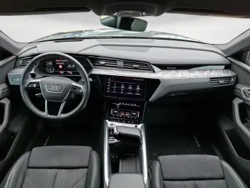 AUDI Q8 Sportback S line 50 e-tron
